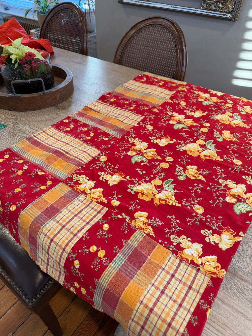 Lasting Impressions Victorian Heart Country Kitchen Patchwork Tablecloth Red